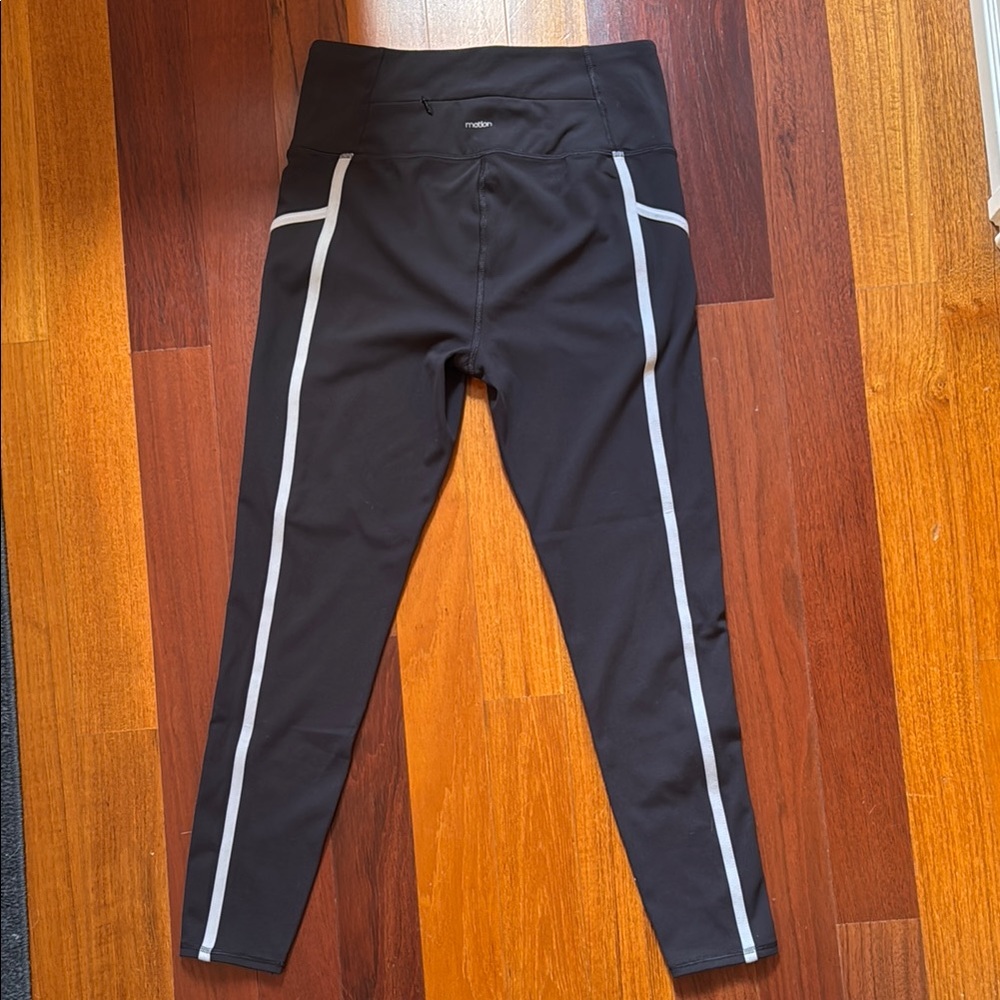 Motion | Charcoal Leggings with Light Grey Stripe Detail | Size Medium - Picture 3 of 5